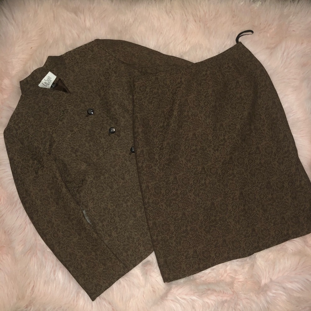 Le Suit Brown Paisley Damask Skirt Suit Size 8 8P